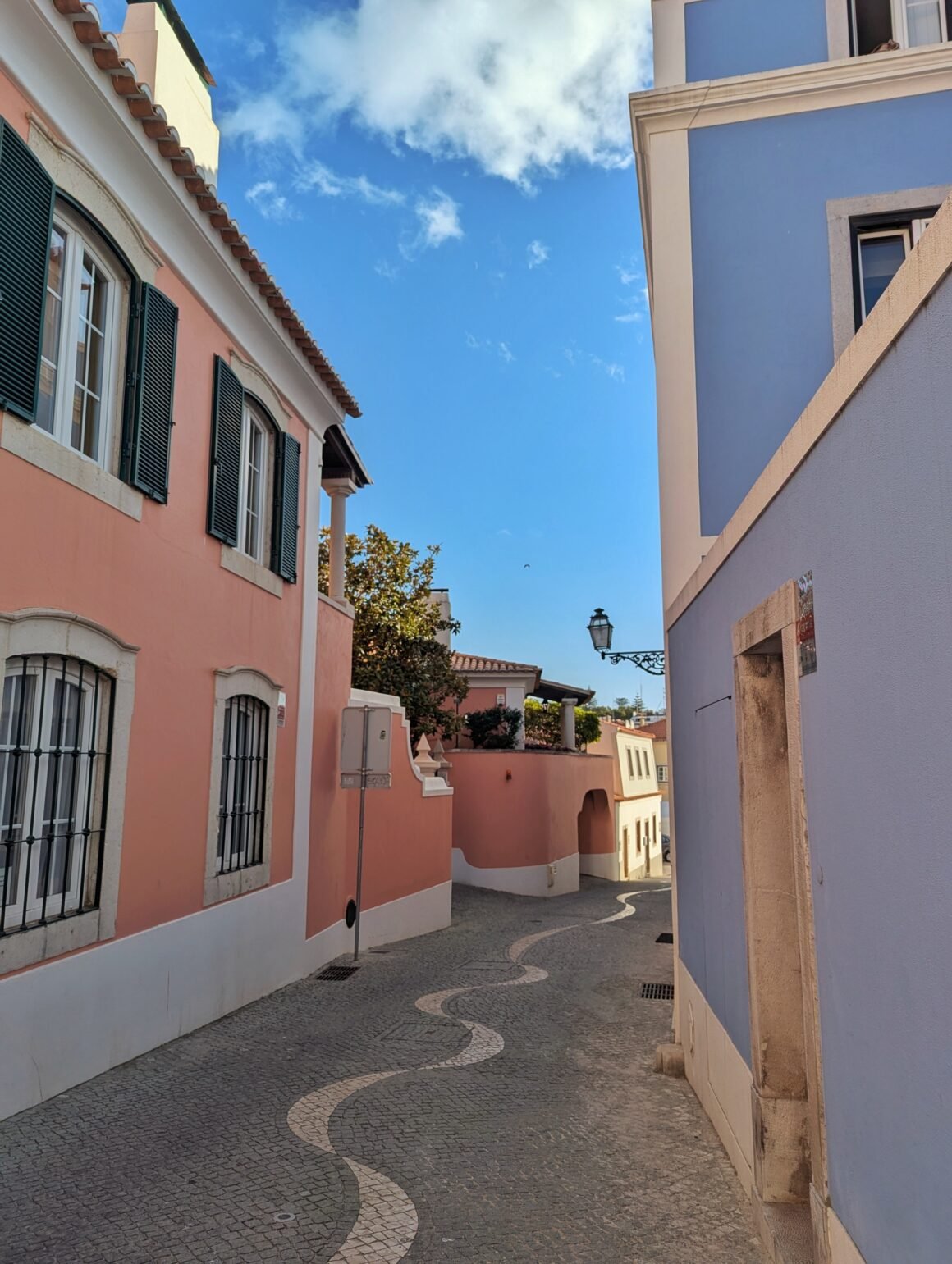 pastel houses in Cascais