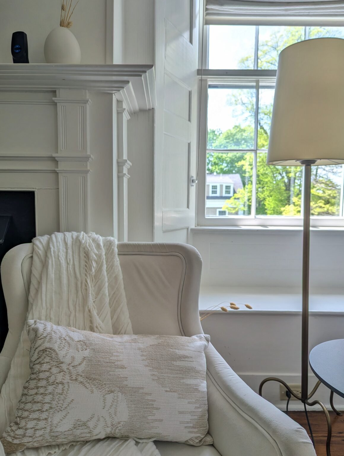 lounge space of my petite King room at William Jefferds House
