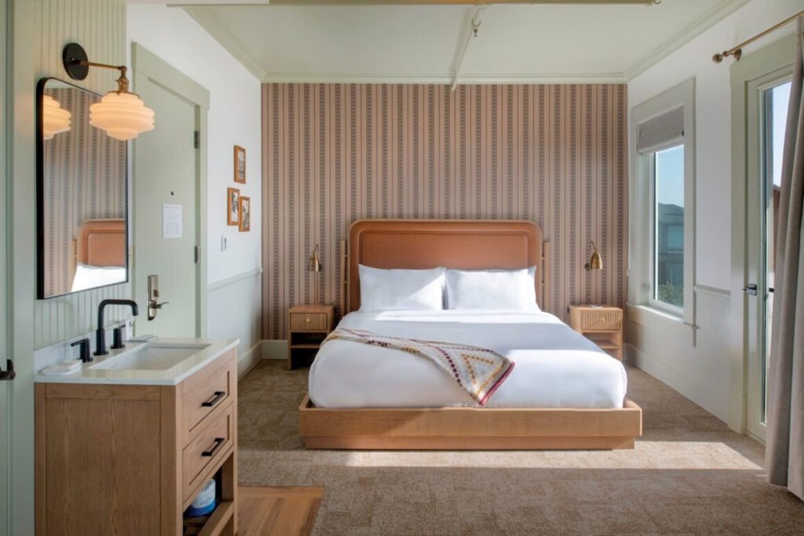 Ernest Hemingway room at Hotel Sylvia
